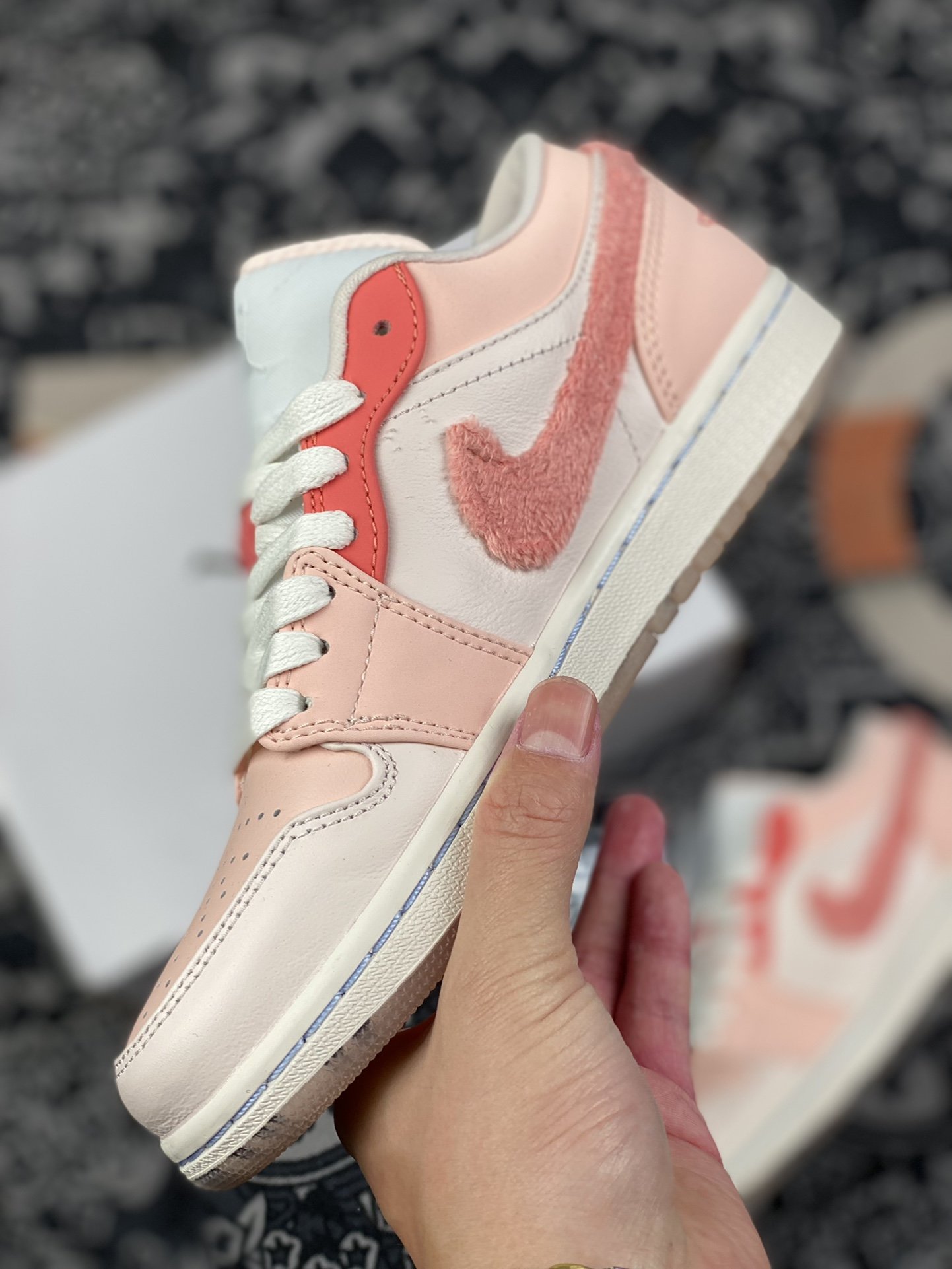 240 Air Jordan 1 Low SE“Mighty Swooshers” 绒粉钩 Low系列出售 DM5443-666