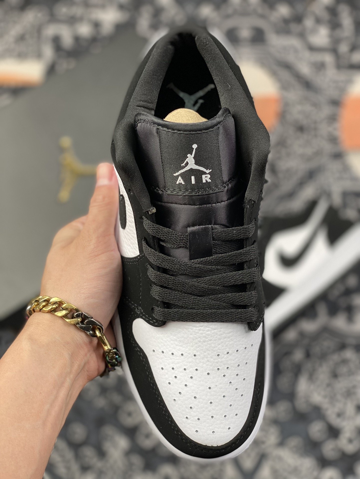 240 Air Jordan 1 Low “Black white” 黑白阴阳 Low系列出售 553558-001