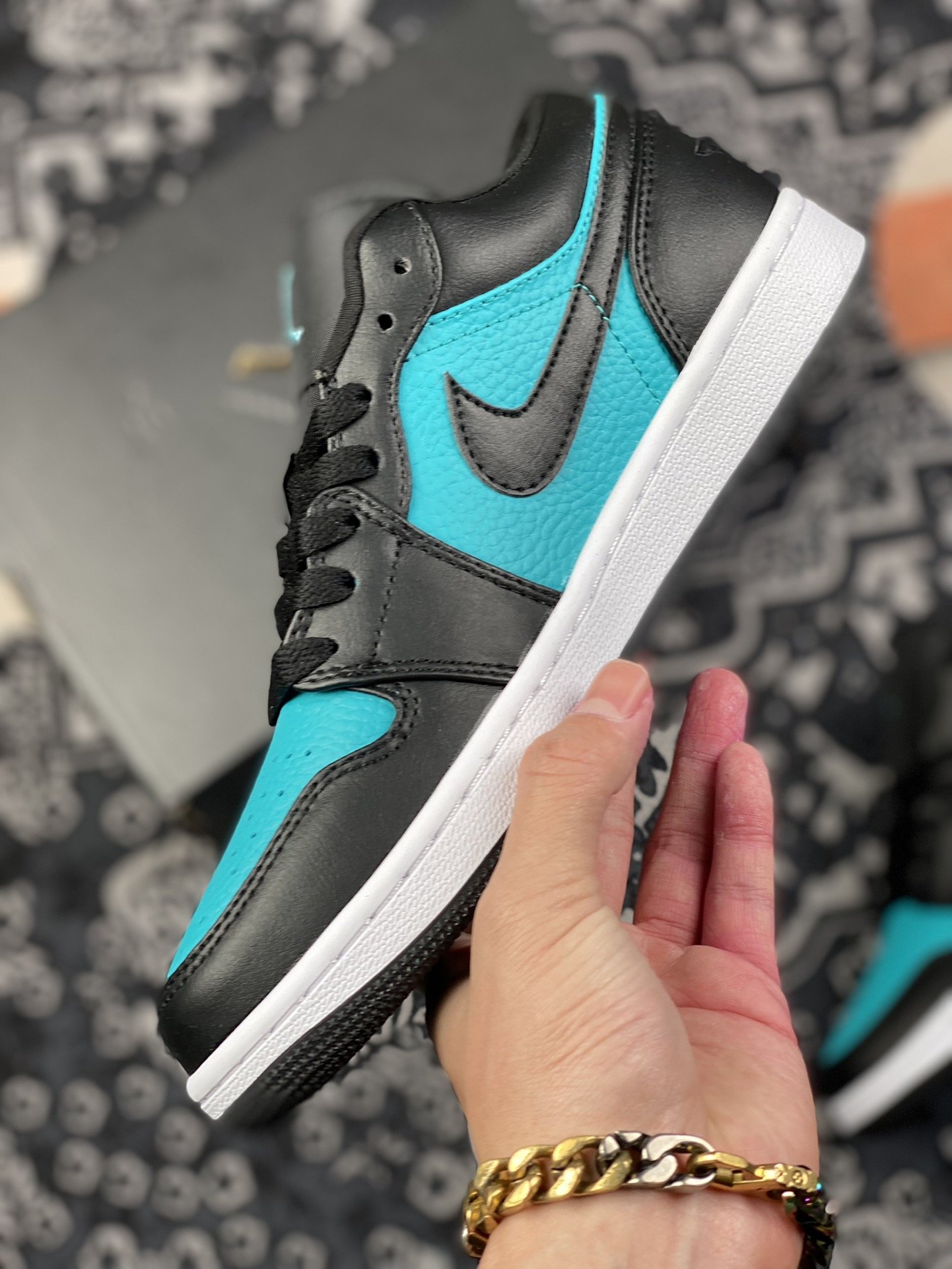 240 Air Jordan 1 Low “Blue Black” 蒂芙尼 553558-026