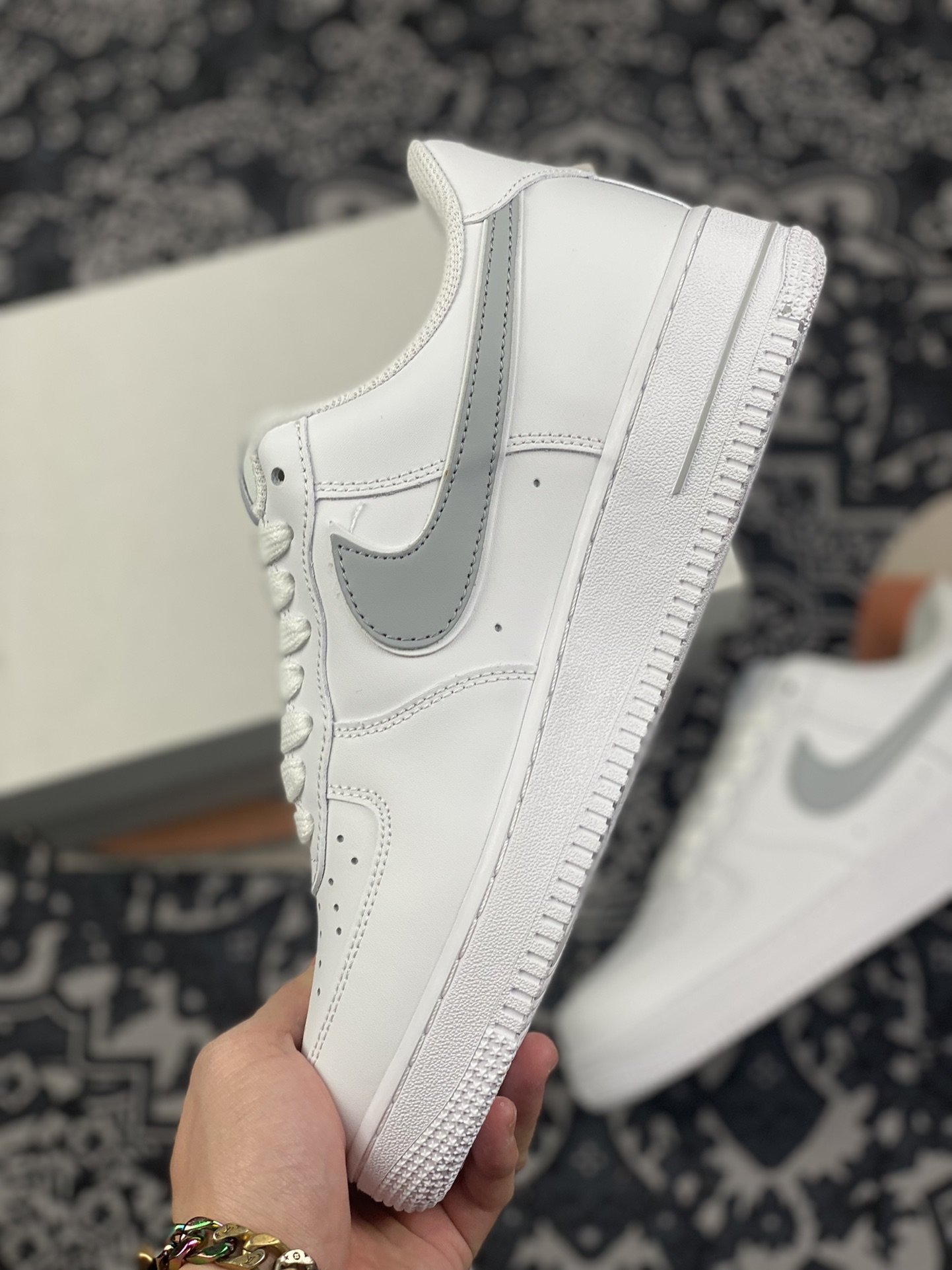 200 Nike Air Force 1 空军一号 白灰双勾 AO2423-101