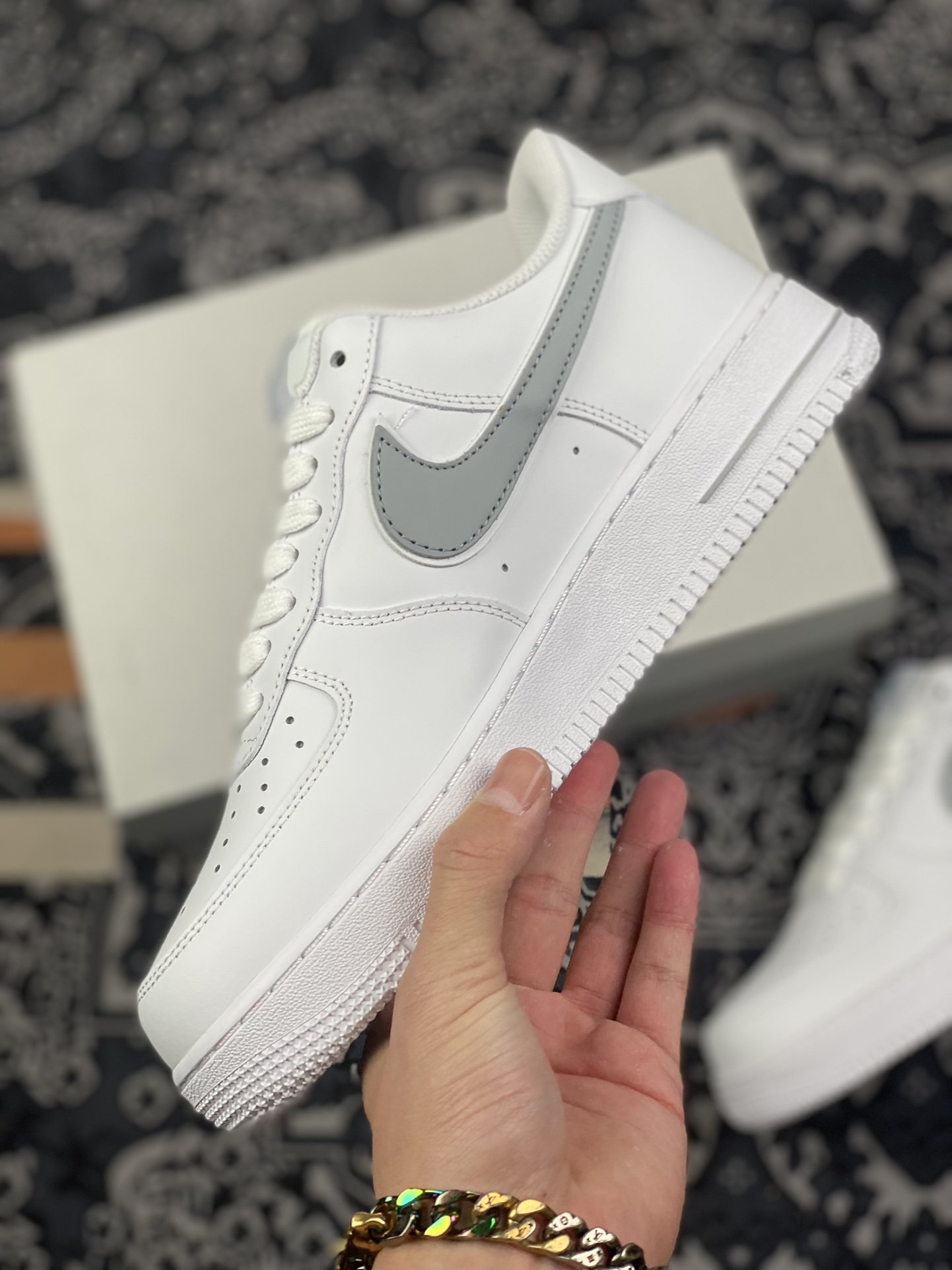 200 Nike Air Force 1 空军一号 白灰双勾 AO2423-101