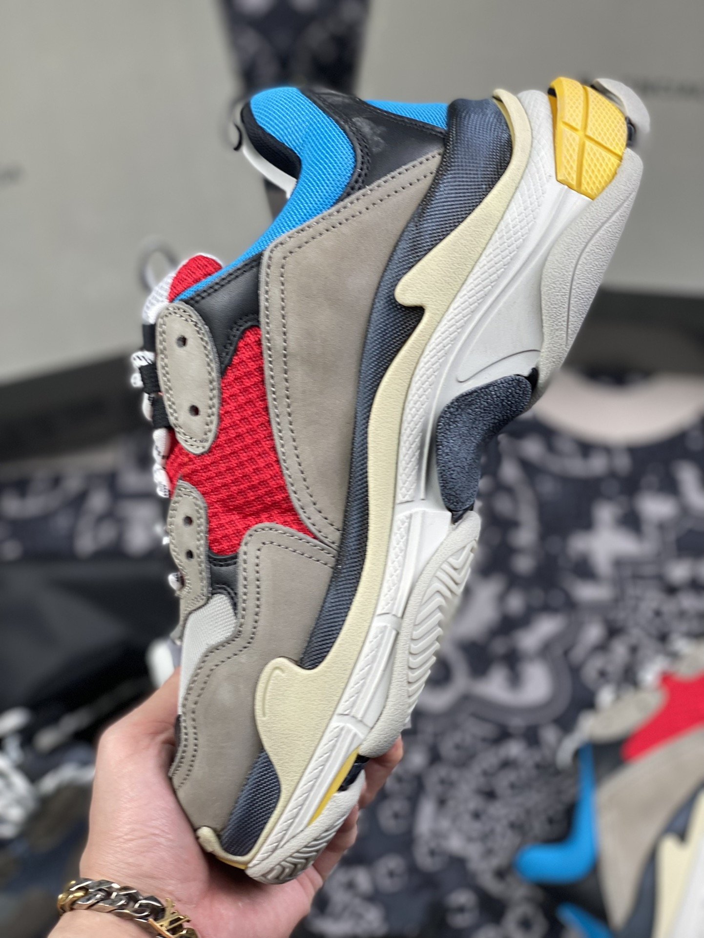 480 巴黎 Balenciag 复古老爹鞋 双拼色 灰黄蓝