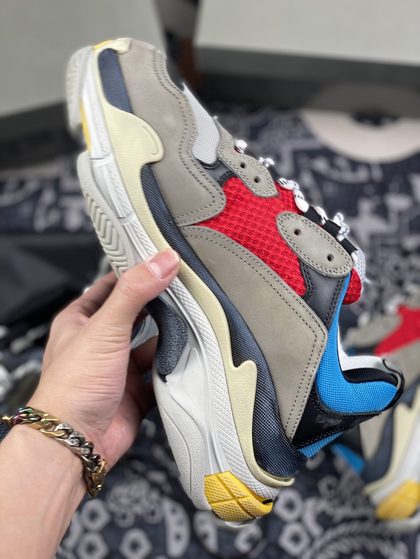 480 巴黎 Balenciag 复古老爹鞋 双拼色 灰黄蓝