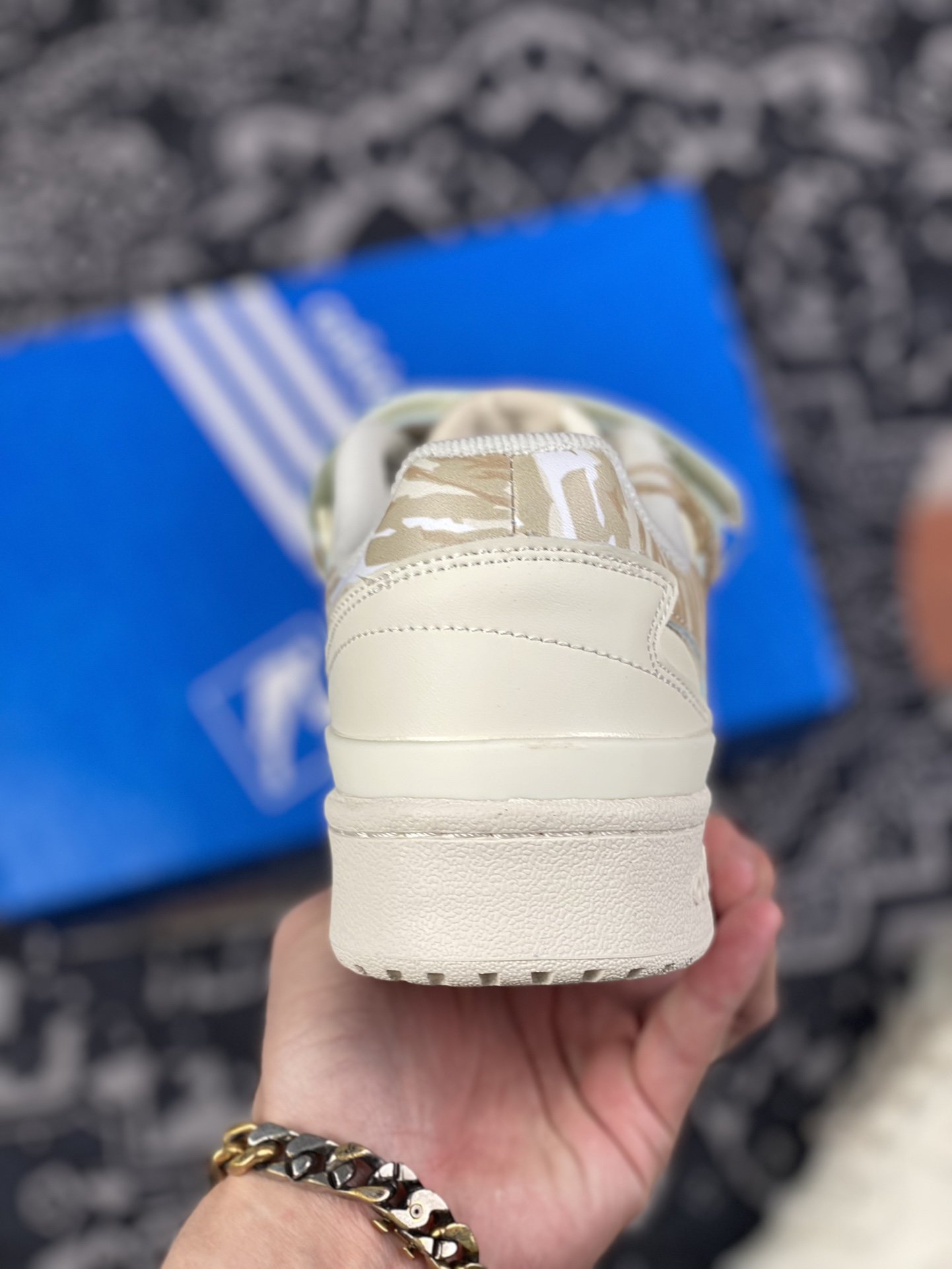 240 adidas Originals Forum Low 米黄迷彩 男女潮流头层皮休闲鞋GY6983