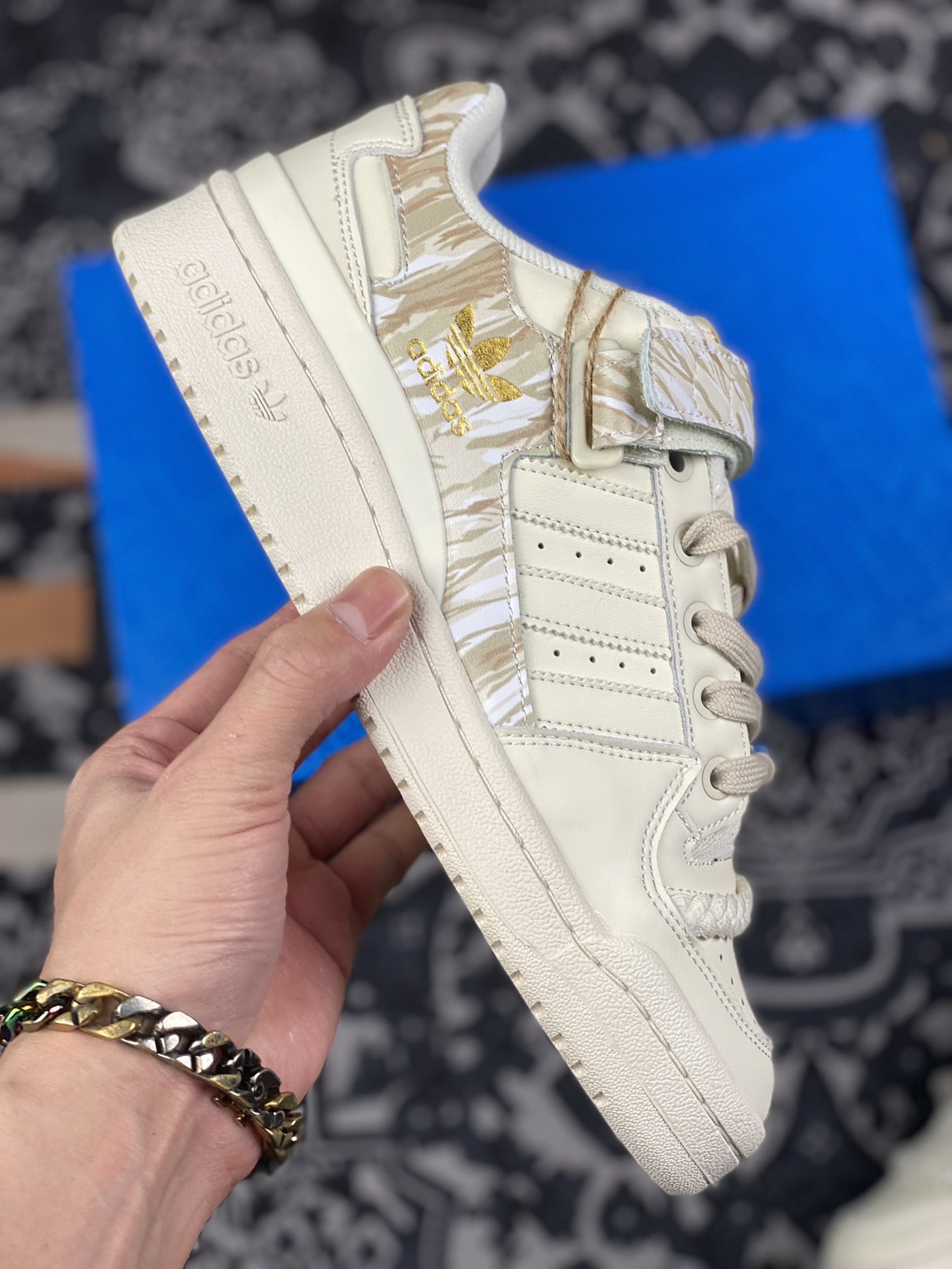 240 adidas Originals Forum Low 米黄迷彩 男女潮流头层皮休闲鞋GY6983