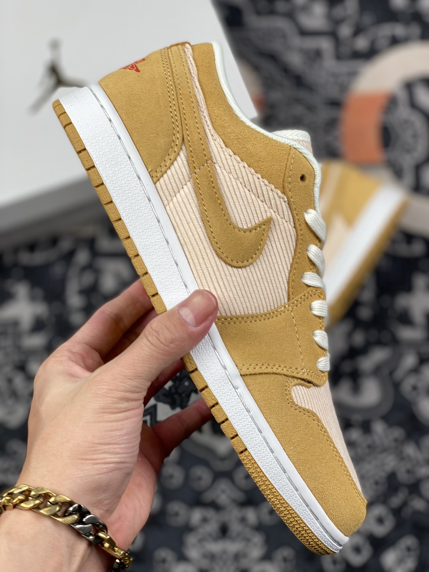 240 新版升级 Air Jordan 1 Low SE “Corduroy” 卡其色 DH7820-700