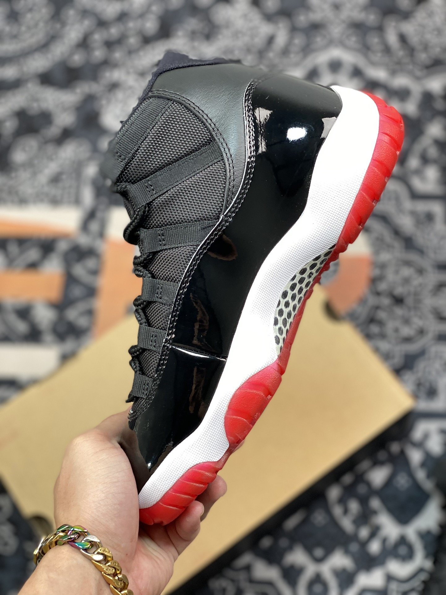 200 Air Jordan 11 Bred 季后赛 2019款经典复刻黑红 378037-061