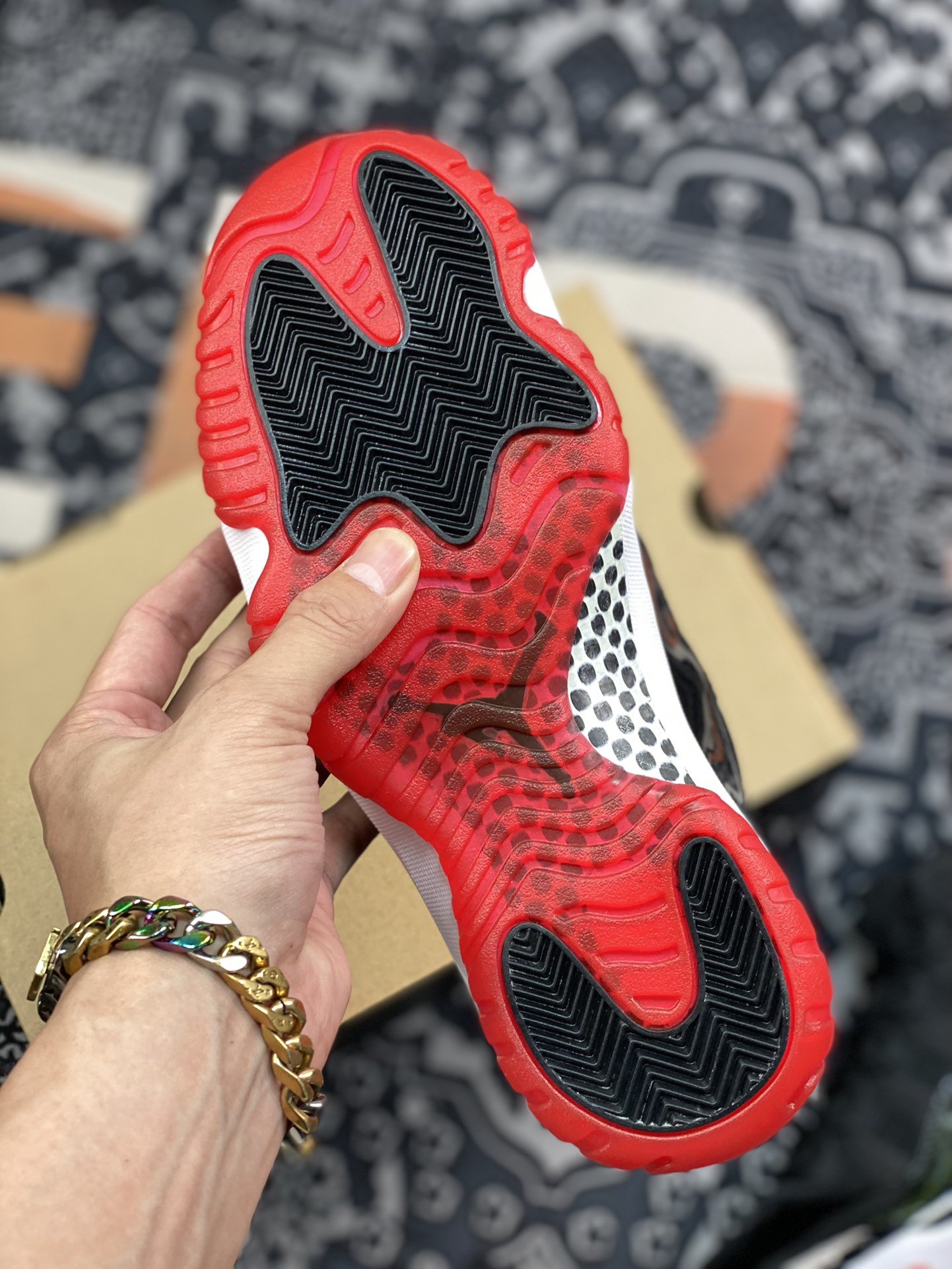 200 Air Jordan 11 Bred 季后赛 2019款经典复刻黑红 378037-061