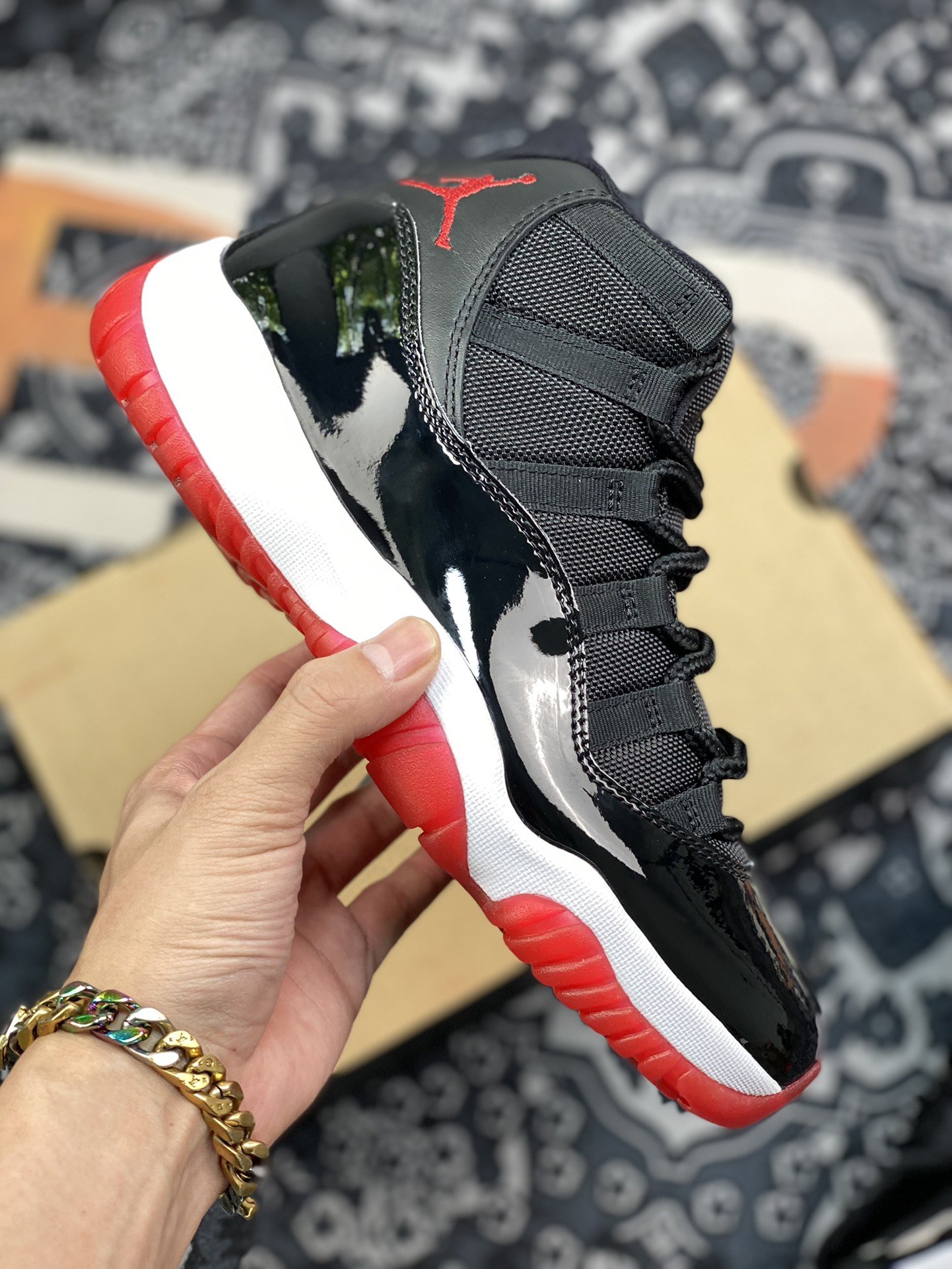 200 Air Jordan 11 Bred 季后赛 2019款经典复刻黑红 378037-061