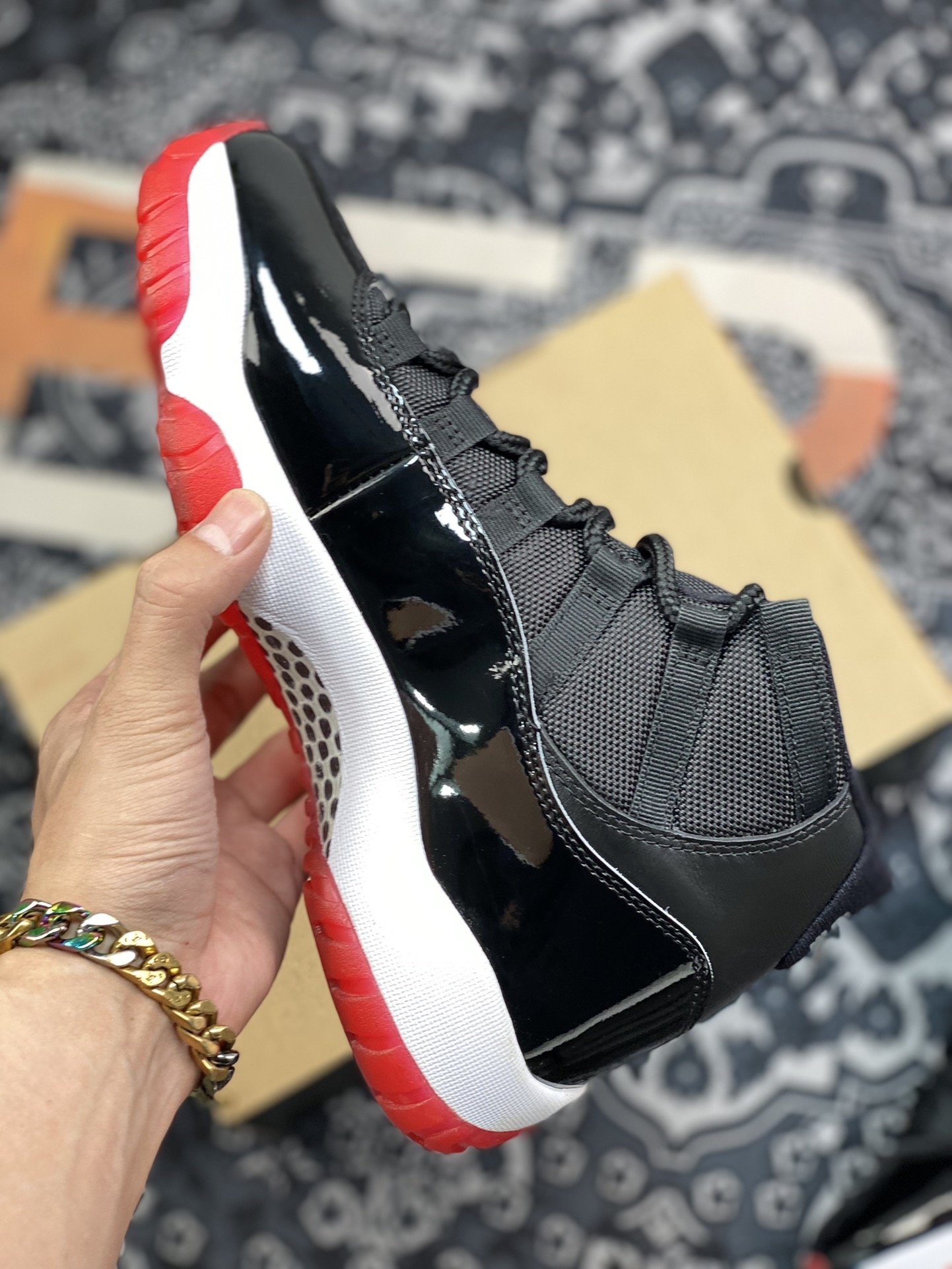 200 Air Jordan 11 Bred 季后赛 2019款经典复刻黑红 378037-061