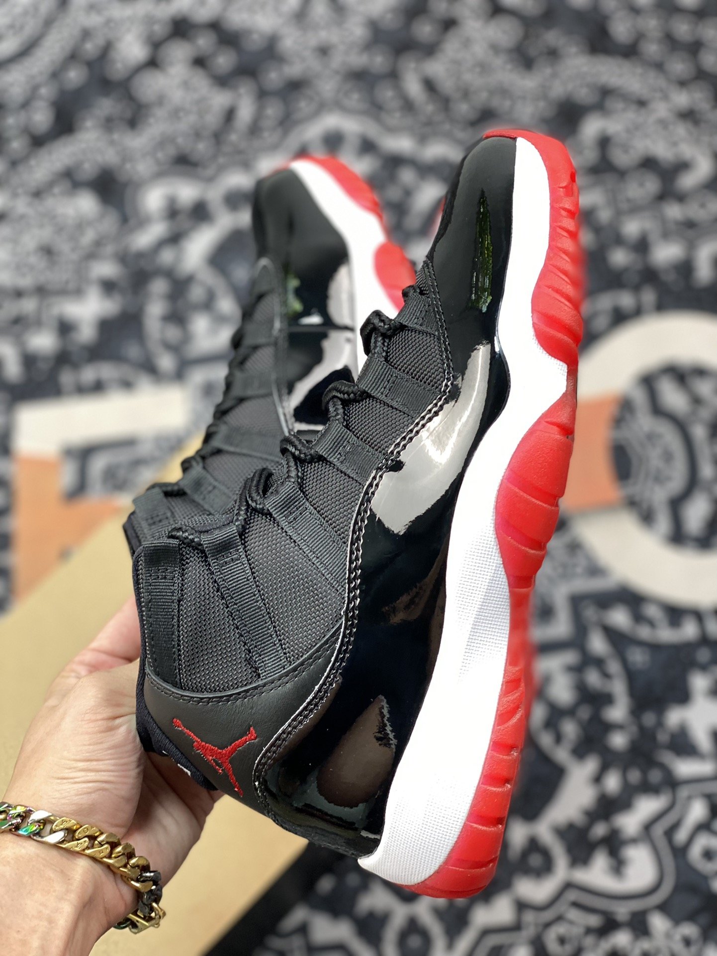 200 Air Jordan 11 Bred 季后赛 2019款经典复刻黑红 378037-061