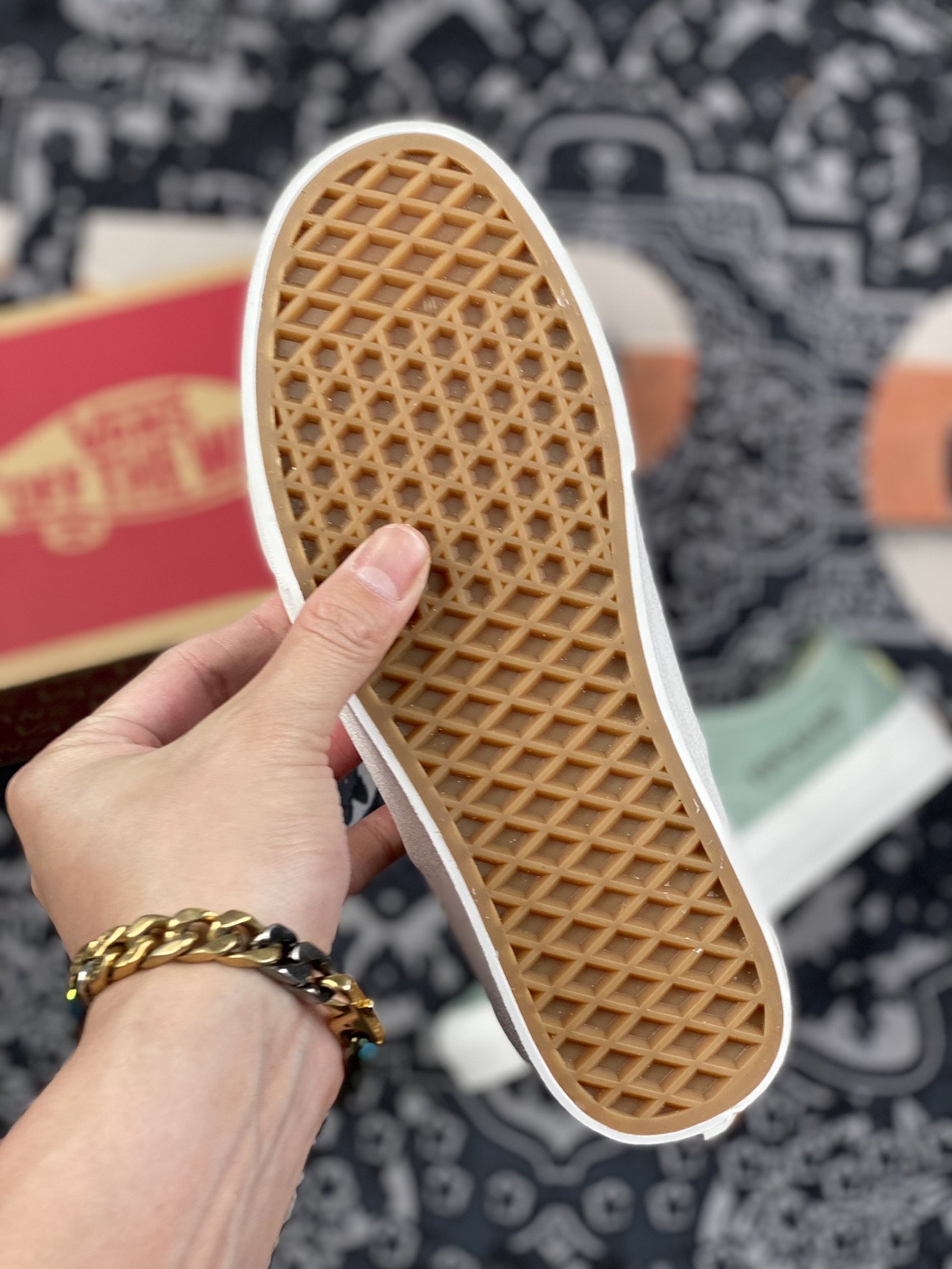 150 vans 灰绿色趣味电绣图案Authentic低帮板鞋运动鞋 VN0A5KRDST