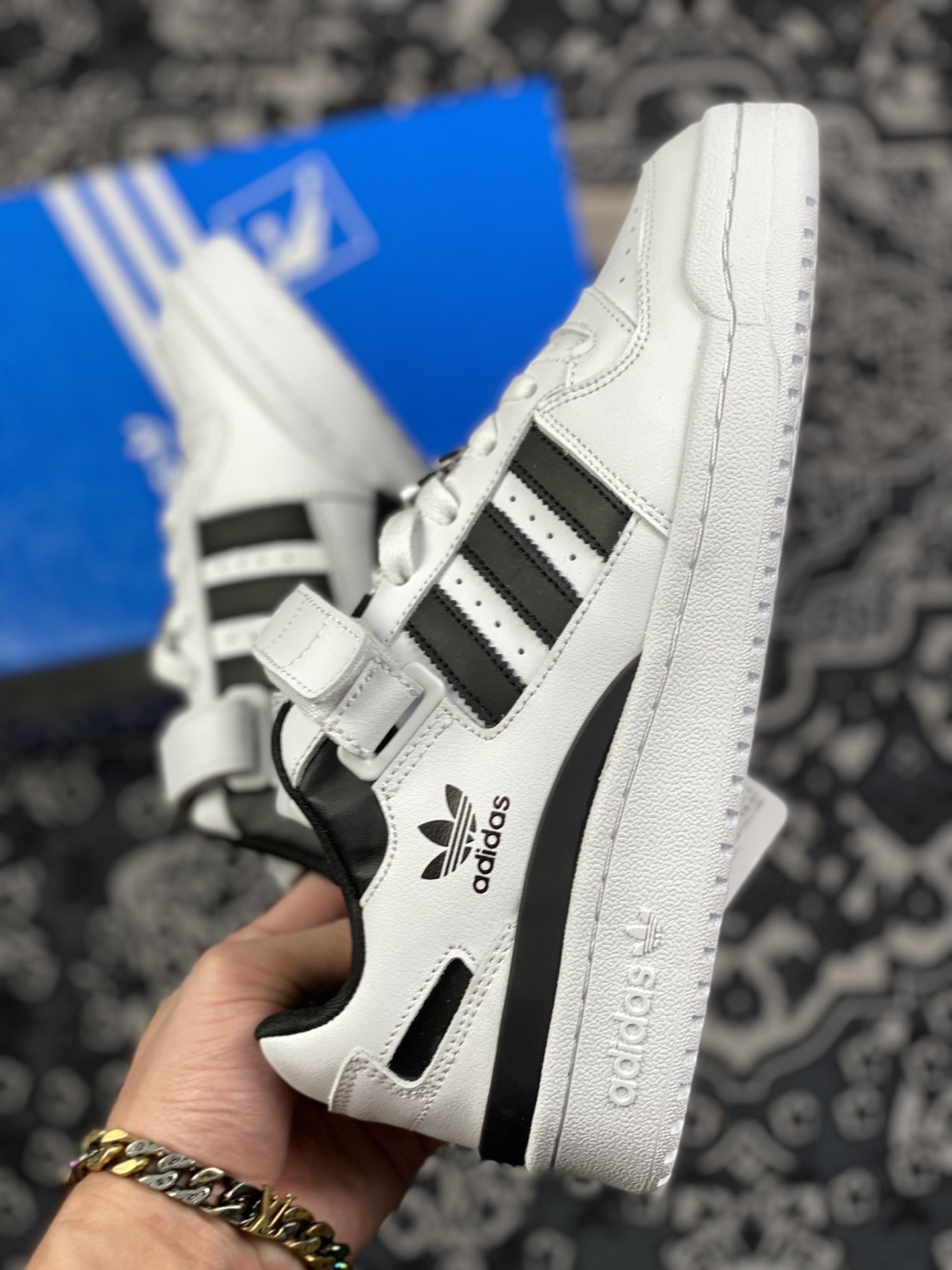 240 adidas Forum 84 Low 低帮百搭潮流休闲运动板鞋 GX1018