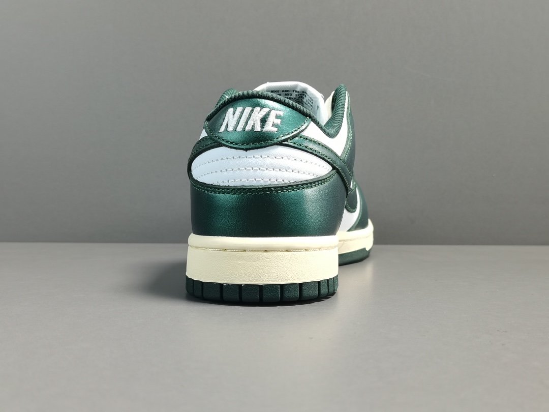 白绿 NIKE DUNK LOW ＂Vintage Green＂复古休闲板鞋 做旧  DQ8580-100