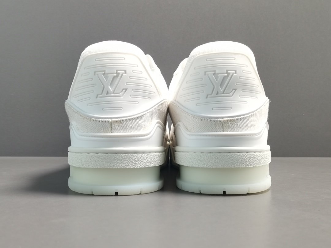 白色 Louis Vuitton路易威登 Trainer Sneaker 联名款