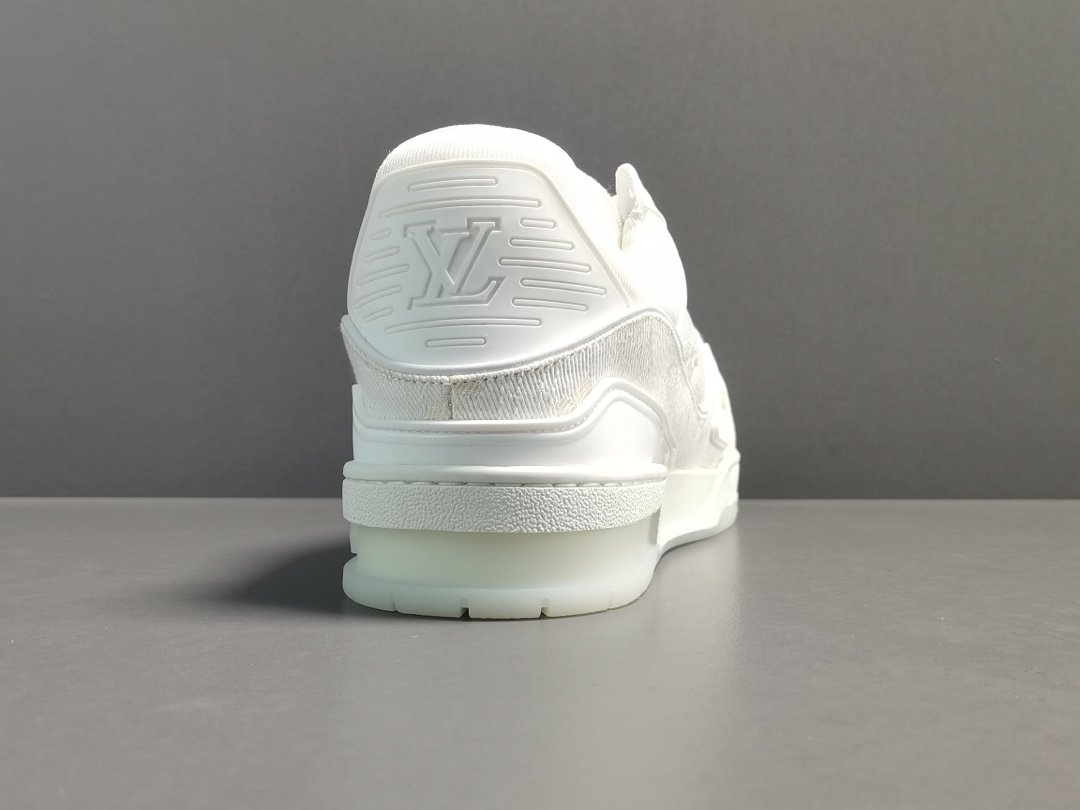 白色 Louis Vuitton路易威登 Trainer Sneaker 联名款