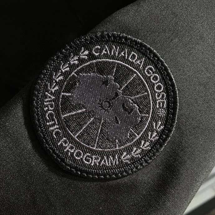 黑色 Canada Goose Maitland 系列 黑标 多口袋连帽羽绒服