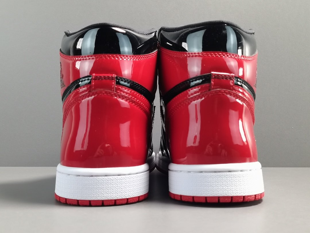 黑红 禁穿 漆皮 Air Jordan 1 High OG＂Bred Patent＂高帮复古篮球鞋 555088-063