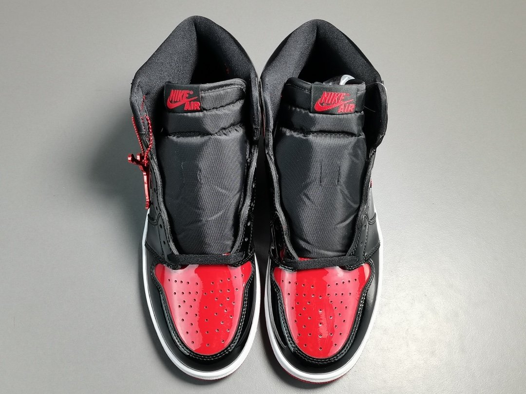 黑红 禁穿 漆皮 Air Jordan 1 High OG＂Bred Patent＂高帮复古篮球鞋 555088-063