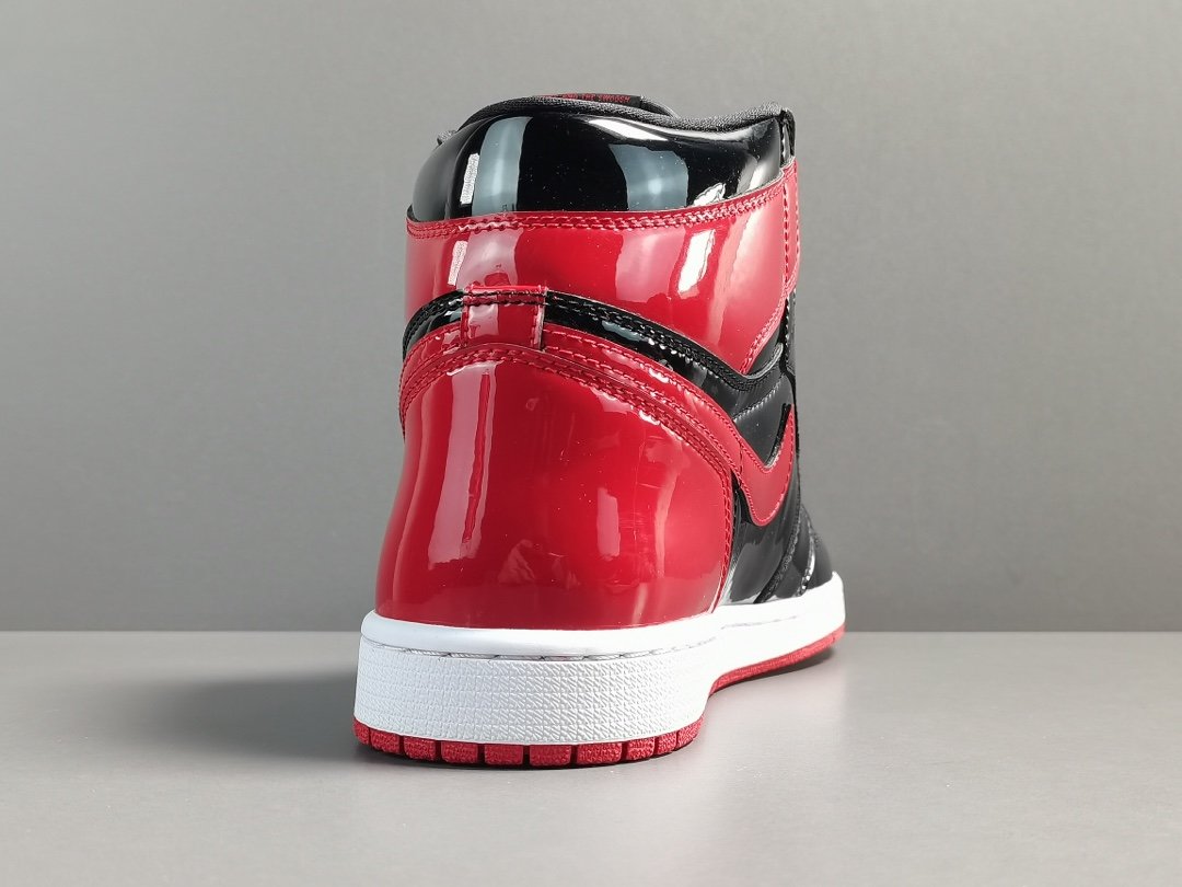 黑红 禁穿 漆皮 Air Jordan 1 High OG＂Bred Patent＂高帮复古篮球鞋 555088-063