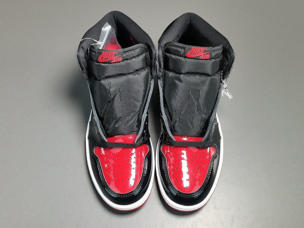 黑红 Air Jordan 1 High OG＂Bred Patent＂ 555088-063